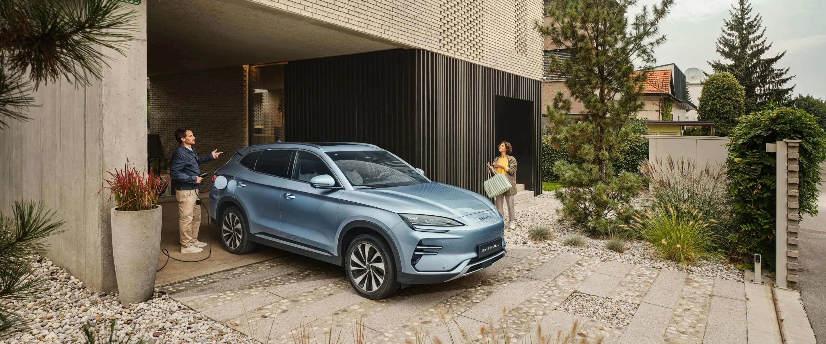 BYD SEAL U electric SUV — 140kW DC fast charging at station | France AJ Group