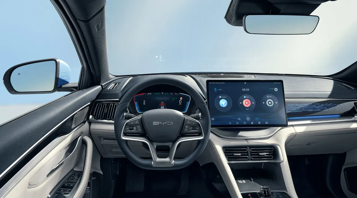 BYD SEAL U intelligent cockpit — 4G connectivity, Apple CarPlay & Android Auto | France AJ Group