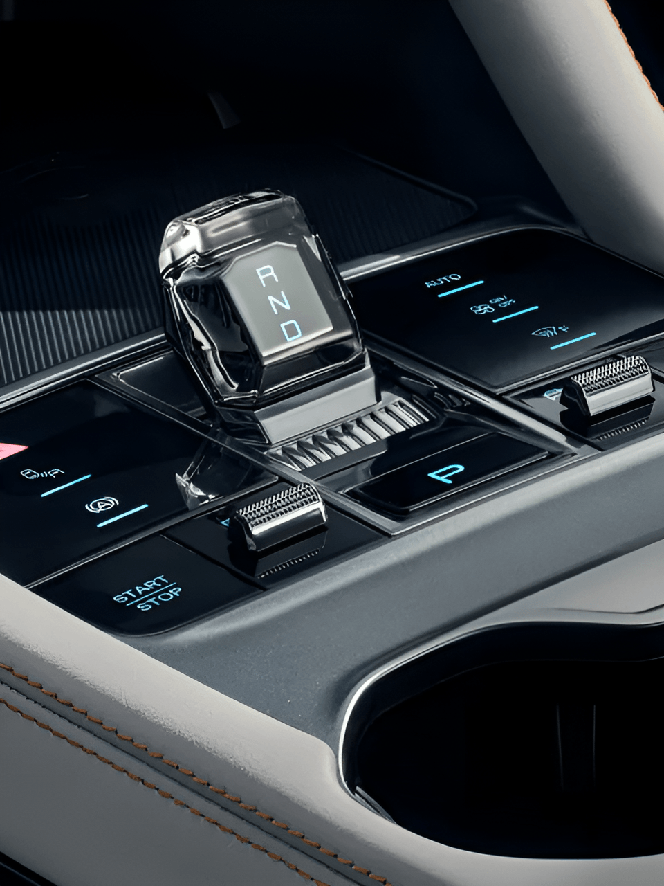BYD SEAL U interior — crystal gear lever with quick-access controls | France AJ Group