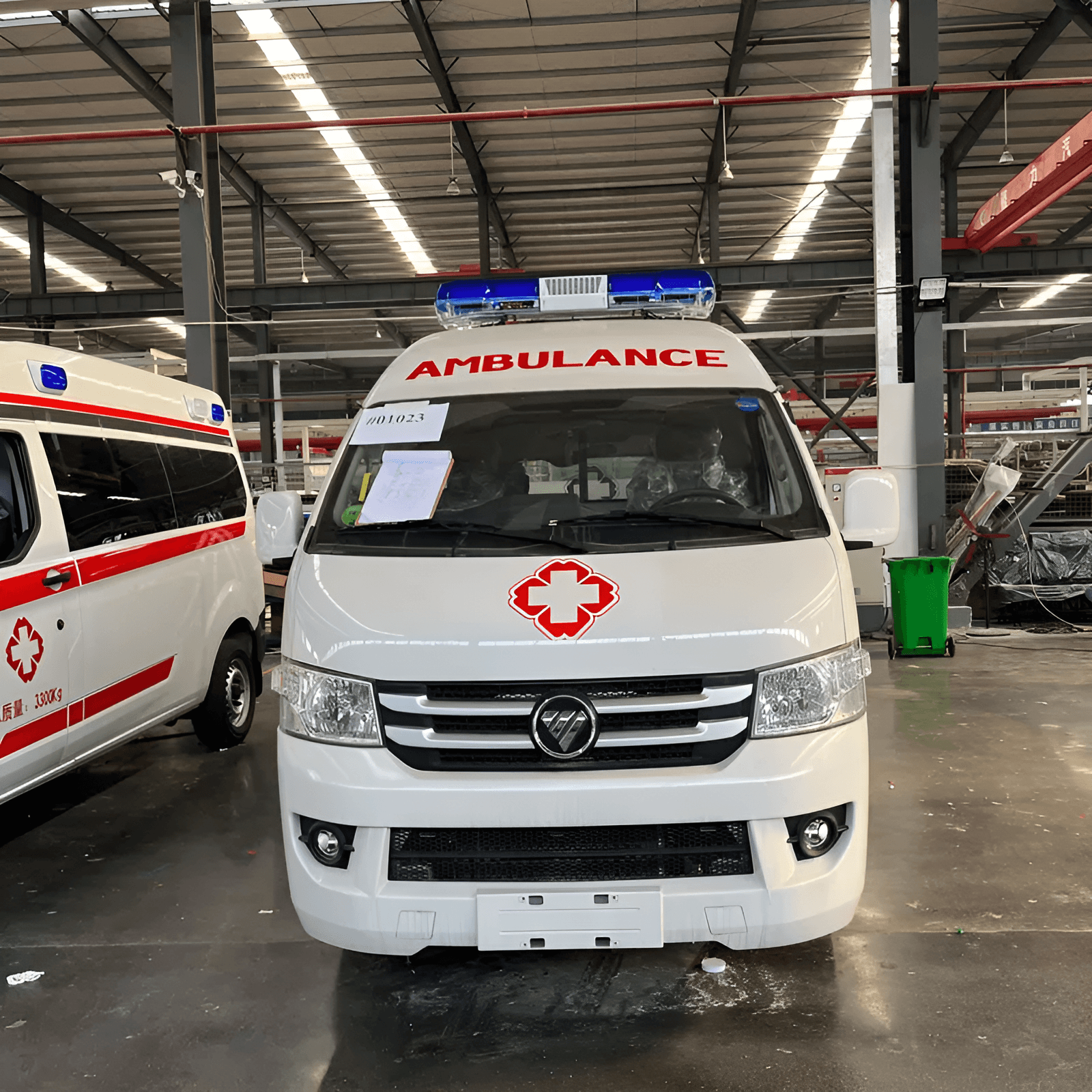 Foton G7 ambulance rear & side access — sliding door and tailgate | France AJ Group