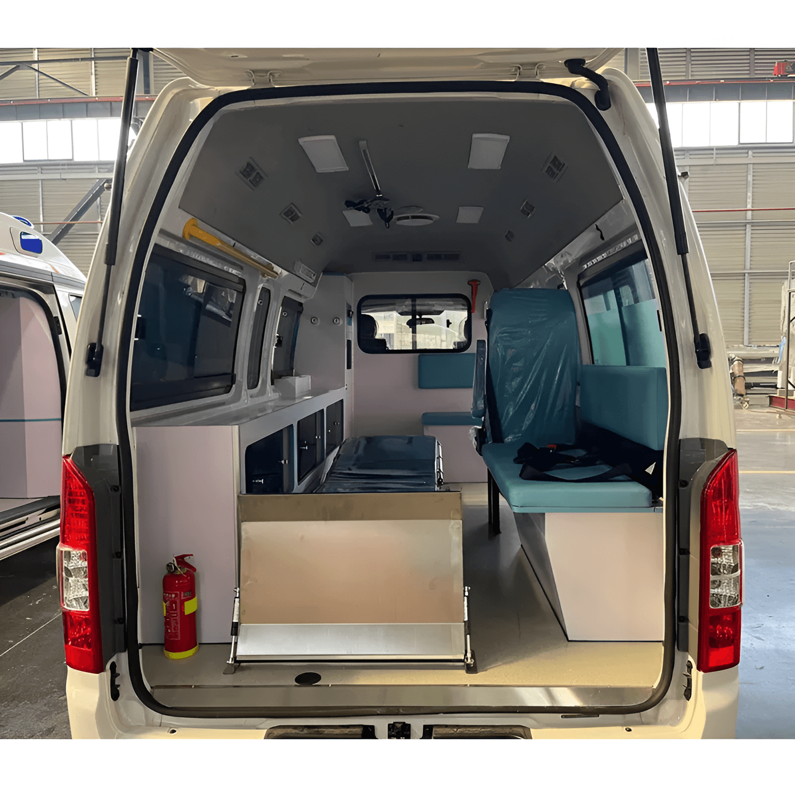 Foton G7 driver cockpit — dashboard controls and radio | France AJ Group